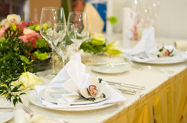 Beautiful and Luxurious Wedding Table Setting