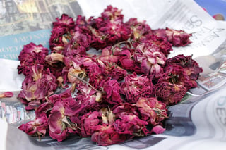 dryingflowerspotpourri.jpg